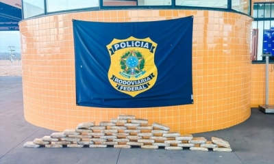 PRF apreende mais de 50 kg de skunk em fiscaliza��o na BR-070 em Barra do Gar�as