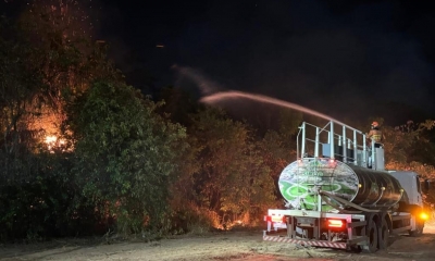 Bombeiros extinguem inc�ndio e impedem que chamas destruam Parque Florestal