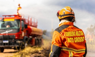 Corpo de Bombeiros combate 13 inc�ndios florestais nesta segunda-feira (29)
