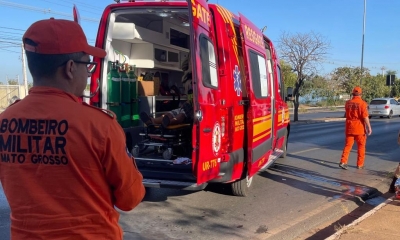 Bombeiros socorrem mulher vtima de disparo de arma de fogo em Juna