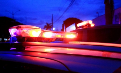 Ataque a tiros deixa jovem ferido e levanta suspeita sobre uso de armamento da PM