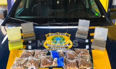 PRF apreende mais de mil munies e equipamentos de recarga durante fiscalizao em Rondonpolis