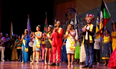 Desfiles das comiss�es de frente de escolas e blocos marcam lan�amento do Carnaval de Cuiab�