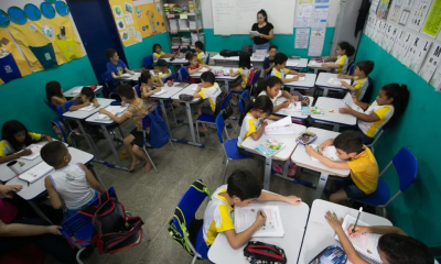 Piso nacional do magist�rio � reajustado e supera R$ 5,1 mil em 2026