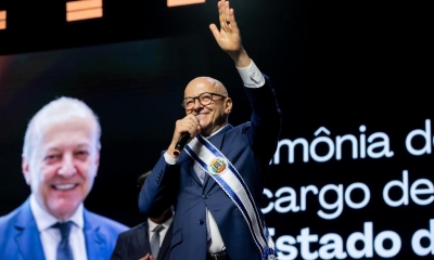 Otaviano Pivetta recebe faixa de governador e refor�a compromisso de seguir com investimentos em todas as �reas