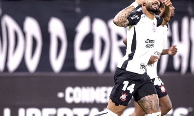 Corinthians faz 2 a 0 no Santa Fe e segue invicto na Libertadores