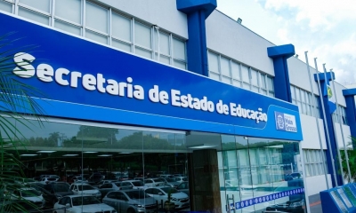 Confira edital do concurso para preenchimento de 1.500 vagas de professor com salrios que podem chegar a R$17 mil