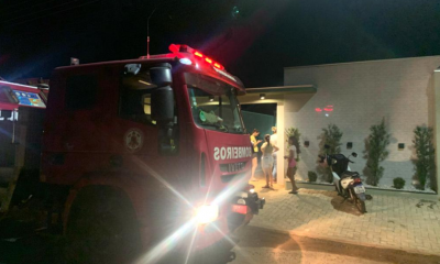 Corpo de Bombeiros extingue inc�ndio em resid�ncia ap�s explos�o de botij�o de g�s