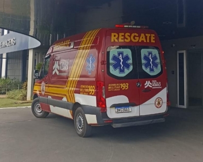 Motociclista fica ferido aps coliso com carro na Avenida Gois em Lucas do Rio Verde