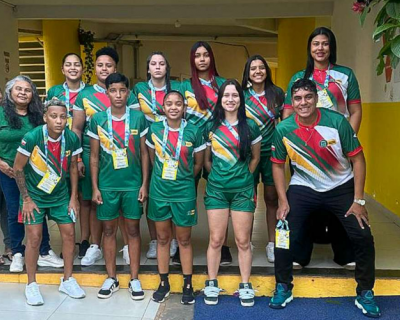 Seleo feminina de futsal de Vrzea Grande recebe apoio da Prefeitura para disputa dos Jogos Escolares Mato-grossenses