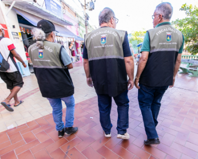 Fiscalizao no centro de Cuiab refora combate  ocupao irregular de caladas e publicidade ilegal