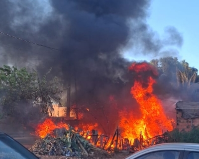 Incndio destri residncia no bairro Jardim HD, em Rondonpolis