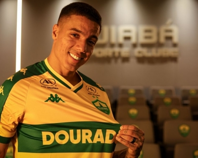 Carlos Alberto  anunciado pelo Cuiab, enquanto Derik acerta com o Sport  