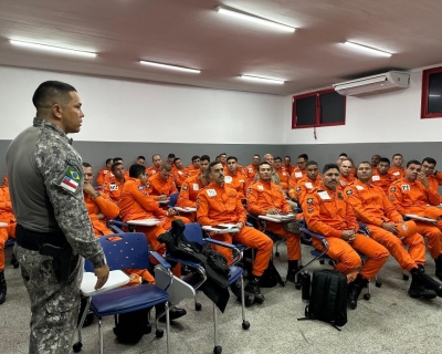 Bombeiros de MT participam de capacita��o da For�a Nacional com foco no combate a inc�ndios florestais