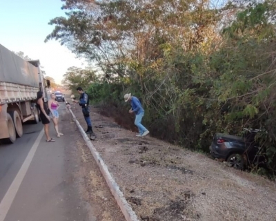 Coliso entre caminho e picape  registrada em trecho com obras na MT-320
