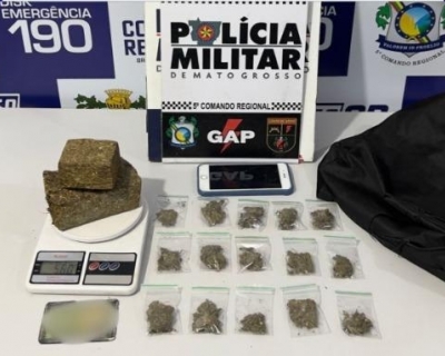 Pol�cia Militar prende homem por tr�fico e apreende 17 por��es de drogas