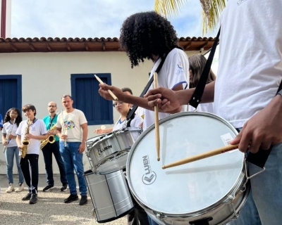 Com apoio da Secel, Instituto Ciranda inicia aulas presenciais do programa de capacitao e implantao de fanfarras