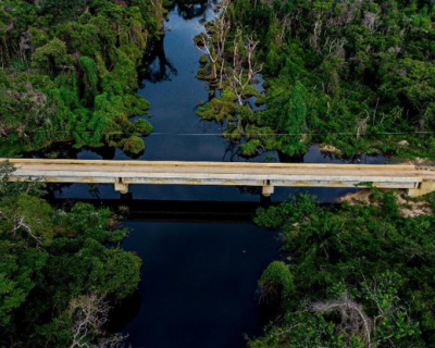 Mais sete pontes de concreto come�am a ser constru�das na Transpantaneira