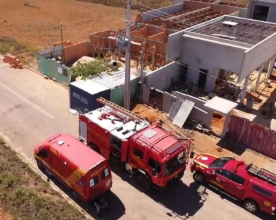 Corpo de Bombeiros resgata vtima em fossa sptica de aproximadamente 4,5 metros