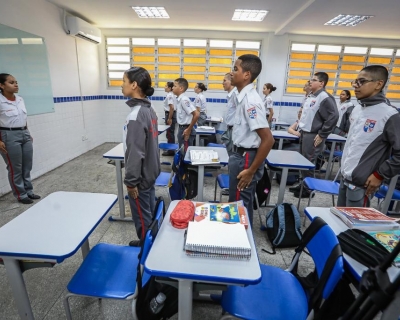 Mais de 15 mil jovens faro processo seletivo para estudar nas escolas estaduais militares