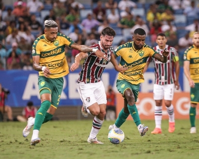 Cuiab  derrotado para o Fluminense e se reaproxima da degola