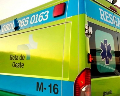 Acidente entre dois carros deixa cinco feridos e interdita trecho da BR-364 