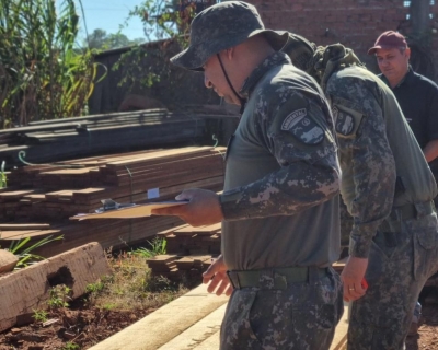 Sema embarga empreendimentos madeireiros e aplica multa de R$ 70 mil