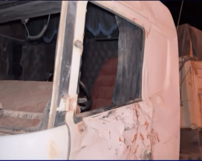 Motorista fica ferido aps carreta sair da pista na MT-423