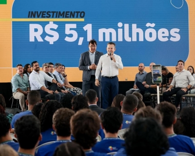 Governador anuncia licitao e 100% das escolas estaduais tero quadras