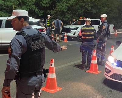Operao Lei Seca resulta na priso de dois condutores embriagados e remoo de 16 veculos