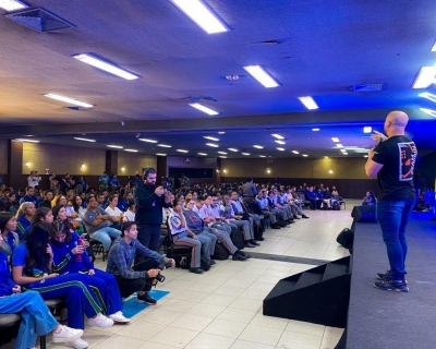 ExpoEstudantil 2025 rene estudantes na Arena Pantanal para discutir futuro e carreiras