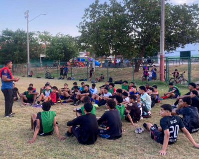 Atletas dos polos Futebol do Programa VG Mais Esporte estreiam na Taa das Favelas  