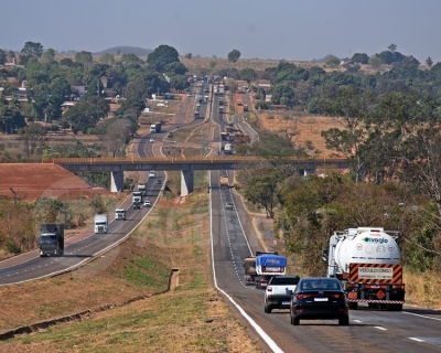 BR-364 ter interdio total em Rondonpolis para manuteno de sinalizao