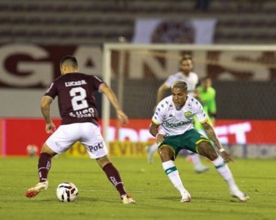 Cuiab segura empate diante da Ferroviria em jogo equilibrado 