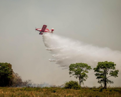 Corpo de Bombeiros monta for�a tarefa e extingue inc�ndio em Chapada dos Guimar�es