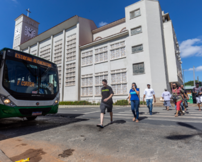 Prefeito de Cuiab anuncia medidas para garantir segurana de passageiros e pedestres no transporte coletivo