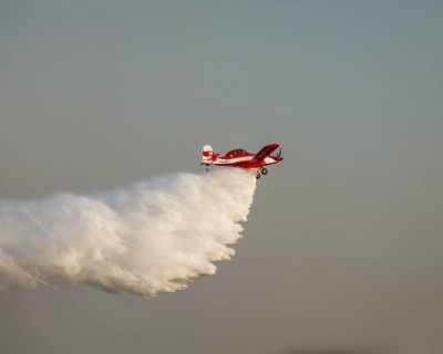 Aeronaves j lanaram 4 milhes de litros de gua no combate a incndios florestais em MT