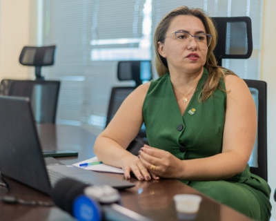 Secretria anuncia entrega de mais de mil cartes do programa Ser Famlia em Rondonpolis