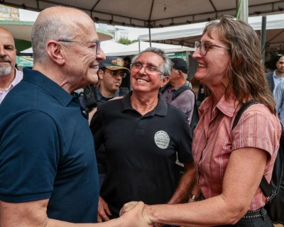  uma virada de chave na histria da agricultura familiar de Cuiab, afirma produtora em entrega de mquinas