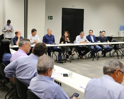 Frente da Agropecuria recebe secretria de Meio Ambiente