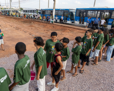 Crianas de Rondonpolis participam de espetculo circense em ao da Prefeitura