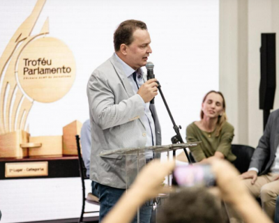 VALORIZAO Deputado Max diz que jornalistas merecem reconhecimento