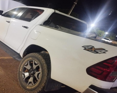 Homem � preso com caminhonete furtada e documentos falsos em Curvel�ndia