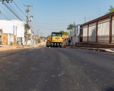 Prefeitura de Cuiab avana com obras de pavimentao em 12 bairros