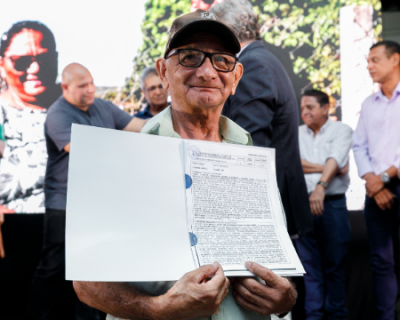 Prefeitura de Cuiab entrega mais de 100 ttulos definitivos de propriedade
