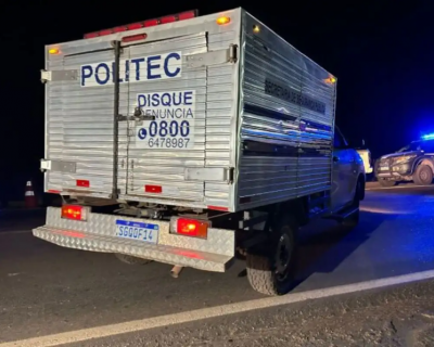 Homem  atropelado e morto por carreta ao descer de carro na MT-242