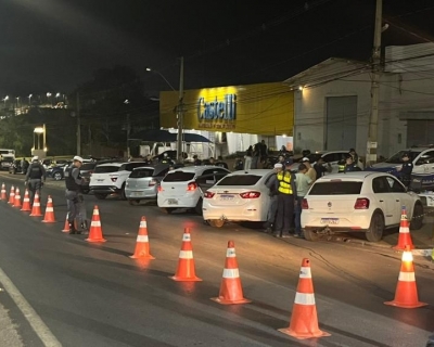 Fiscalizao da Lei Seca prende 13 condutores embriagados na madrugada deste sbado (4)