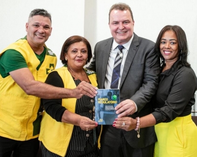Max Russi refora valorizao dos agentes de sade e de combate s endemias