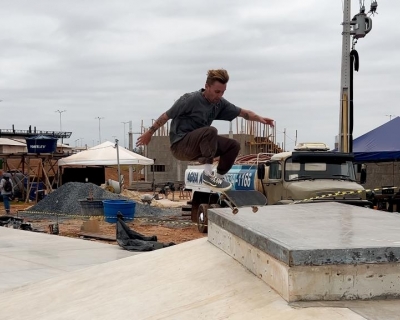 Atletas profissionais testam pistas do Skate Park antes de competio oficial
