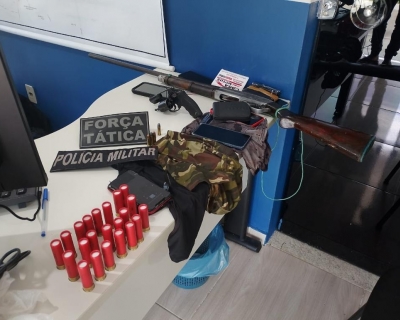 Pol�cia Militar prende cinco pessoas com armas de fogo e muni��es em Parana�ta